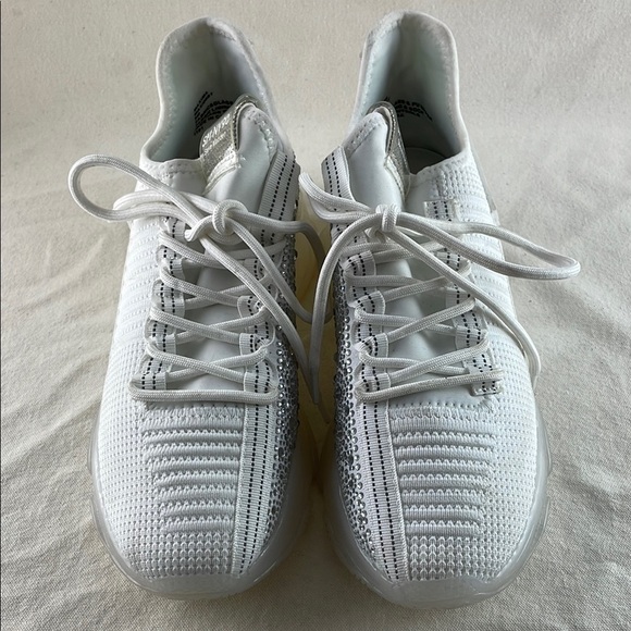 Steve Madden Women's White Athletic Sneakers Size 9 - Picture 3 of 12